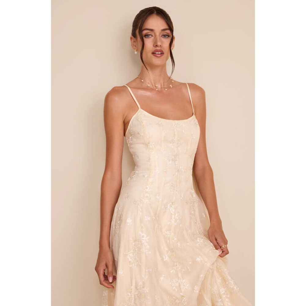 Lulus Elfrieda Cream Floral Embroidered Sleeveless Midi Dress White - Size M